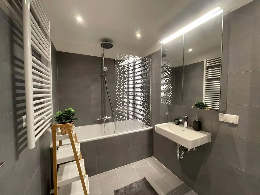 Rooftop Modern Apartment With Free Parking Vídeň